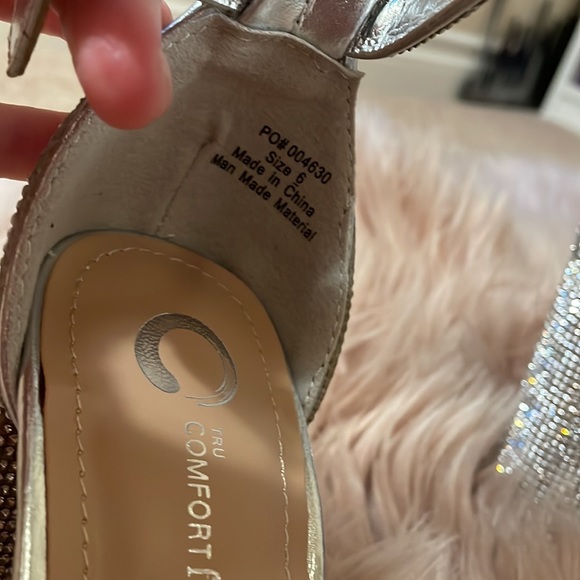 Heels Sparkles Rhinestones Size 6 Journee Collection - Picture 4 of 13